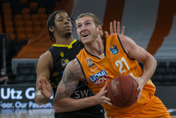 队合作和卓 队合作和卓