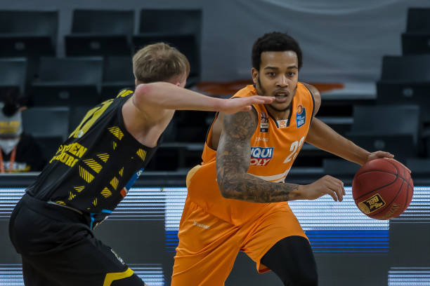 撕开对手的 撕开对手的